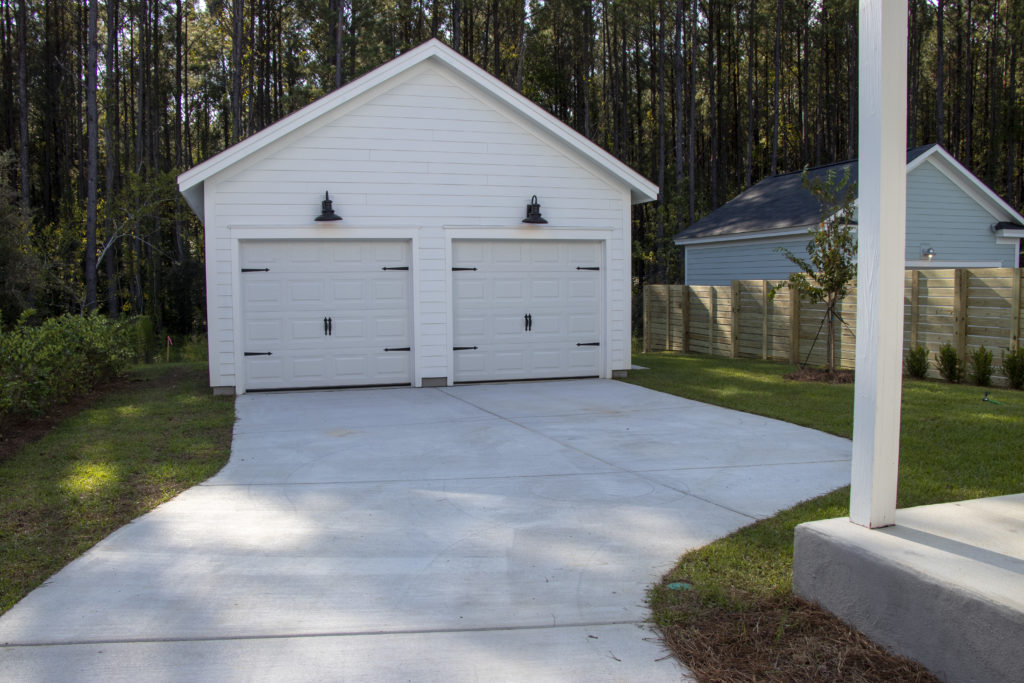 155 dark hollow garage